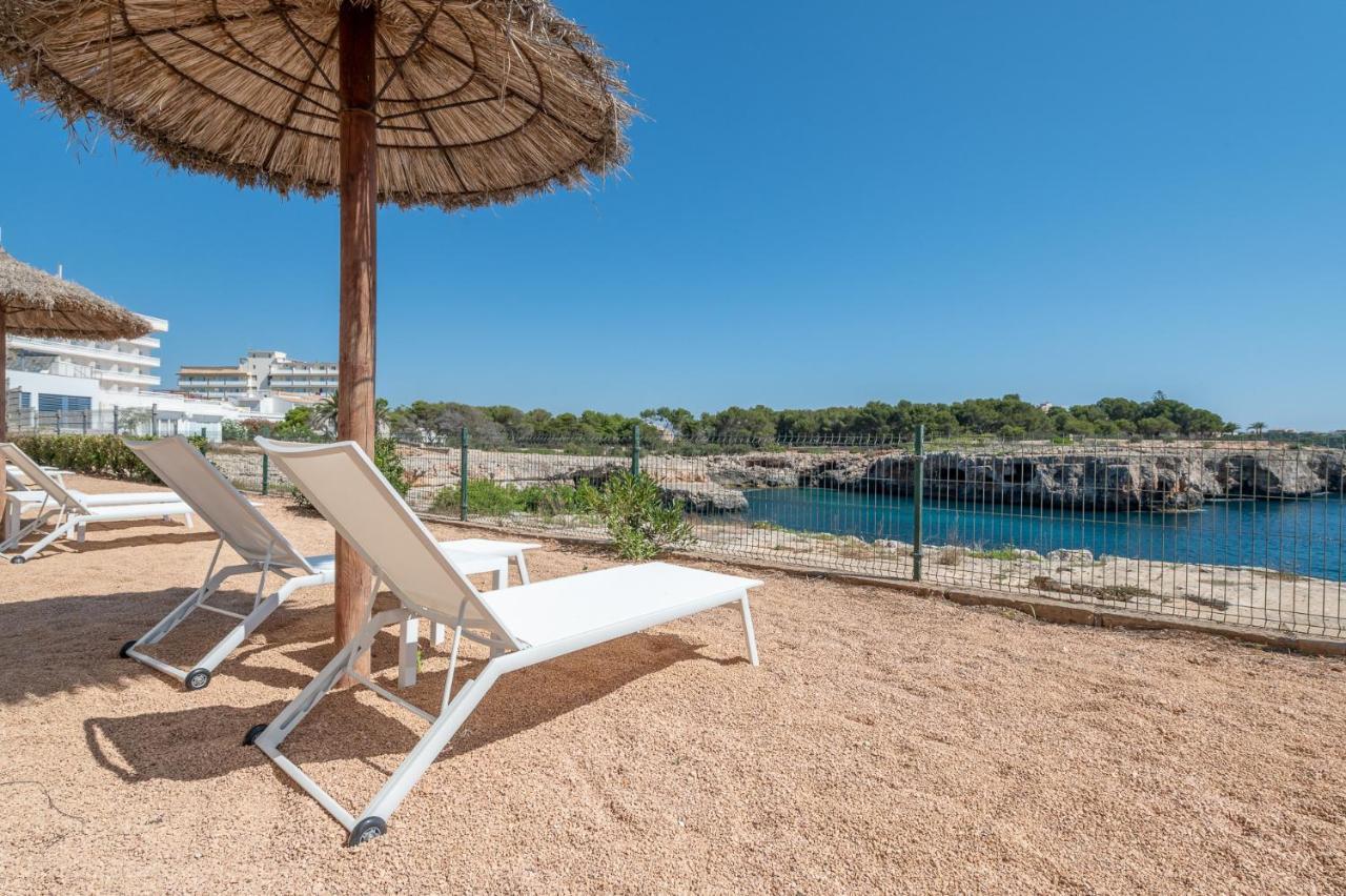 Orange Colom - Seaside